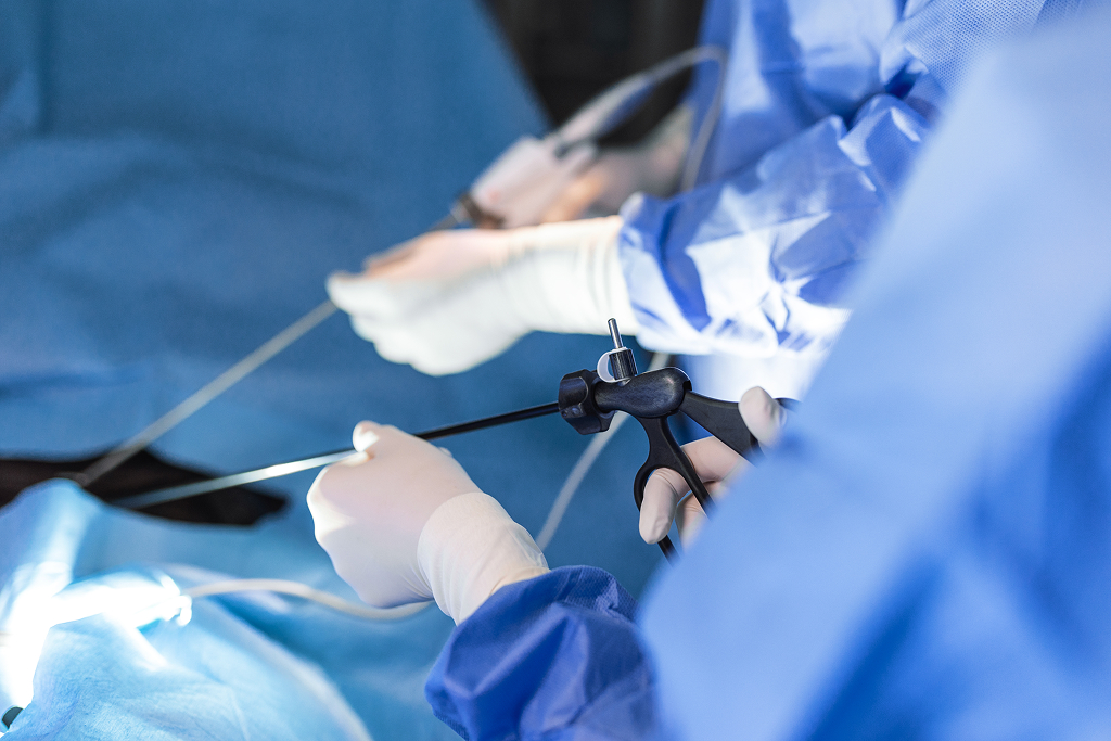 Удаление кисты яичника: когда требуется, как проходит операция и восстановление